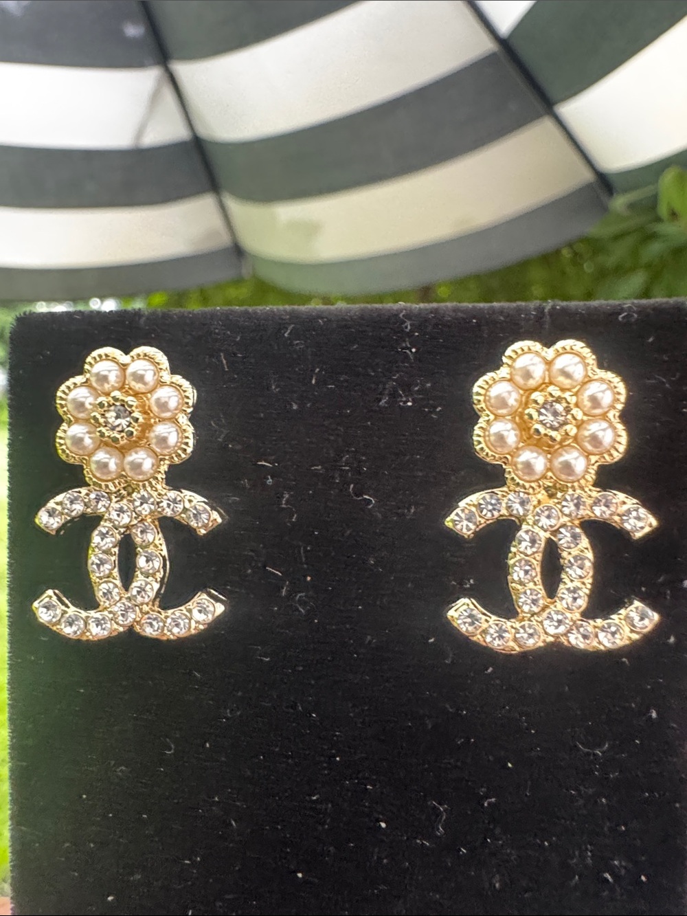 Earrings  Gold tone flex  Pearl & Crystals Flower Stud Earrings